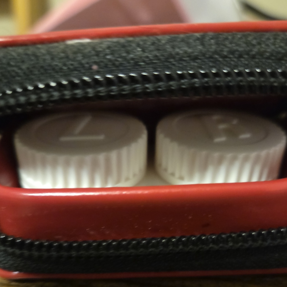 NEW Coach Leopard Print Contact Lens Case With Contact Holder Inside  CUTE !! - Picture 4 of 4